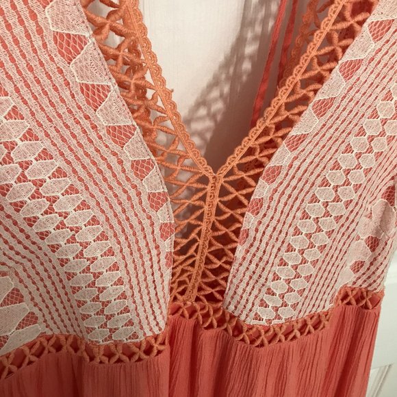 V neck dress with lace - Picture 4 of 7